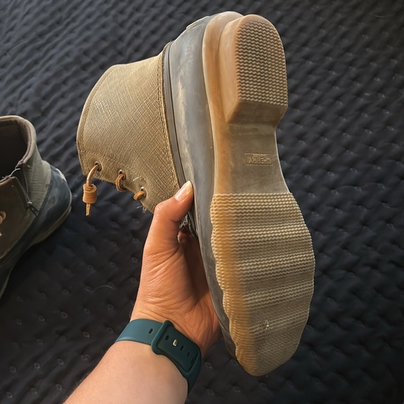 Sperry rain boots size 11 - Picture 2 of 3